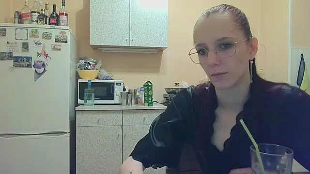 Lucy Divine online show from November 24, 12:10 am
