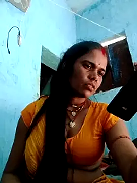 Snapshot of Hot_ashna chatting on February 13, 6:31 am Hot ashna online show from February 13, 6:31 am