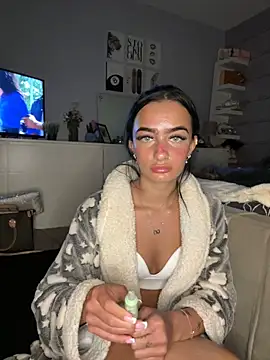 Spicy-Rosie20 online show from April 12, 12:37 am
