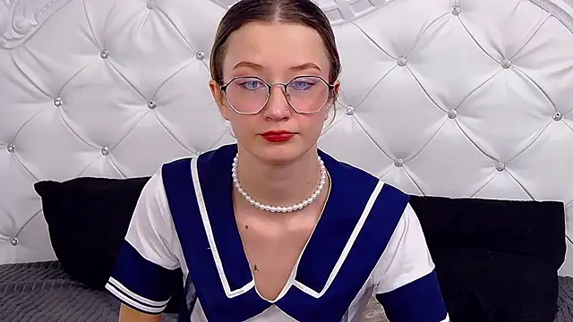 MaeLili online show from December 15, 12:48 am