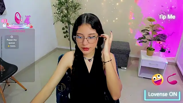 Krysten Riter online show from January 13, 1:49 pm