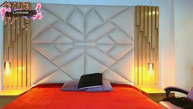 allie pearl online show from December 3, 12:03 pm