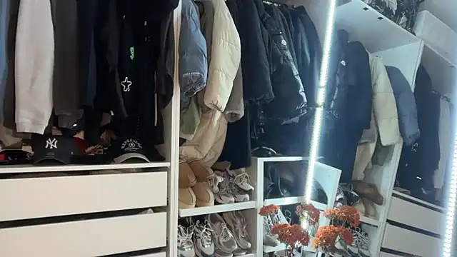 KayleeBella online show from February 15, 10:28 pm