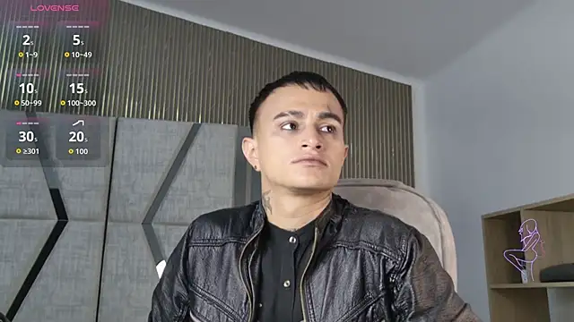 LiamDeep online show from February 18, 9:11 pm