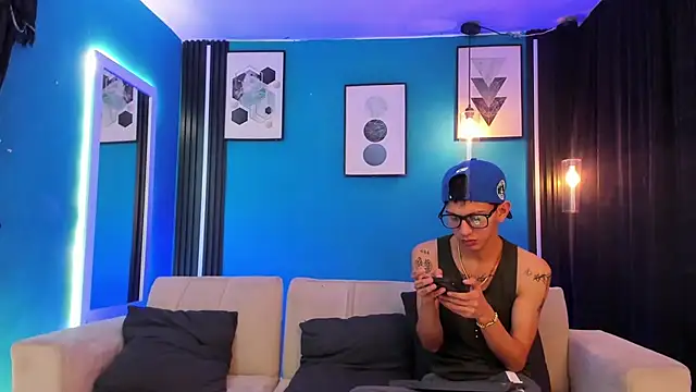 Marcus and Tony online show from March 20, 3:44 am