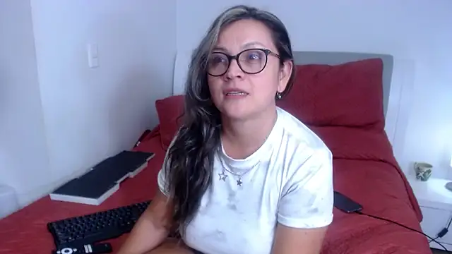 sophie lopez1 online show from March 1, 2:57 am