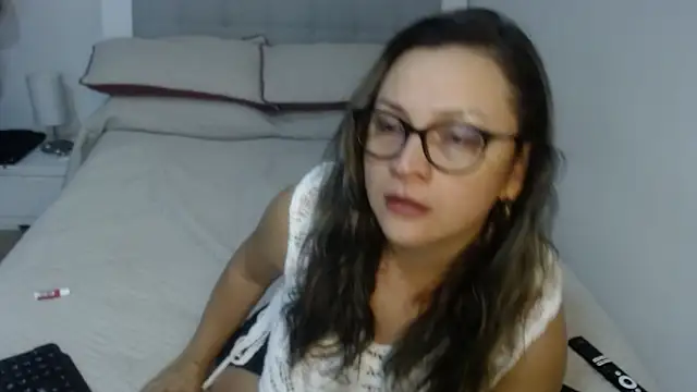 Snapshot of sophie_lopez1 chatting on June 30, 2:23 am sophie lopez1 online show from June 30, 2:23 am