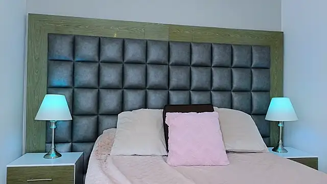 AmiraMorgan online show from December 17, 4:51 am