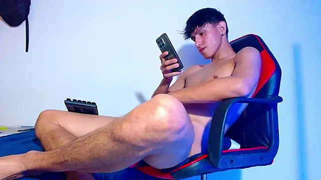 rowanbigboy23 online show from November 2, 11:18 pm