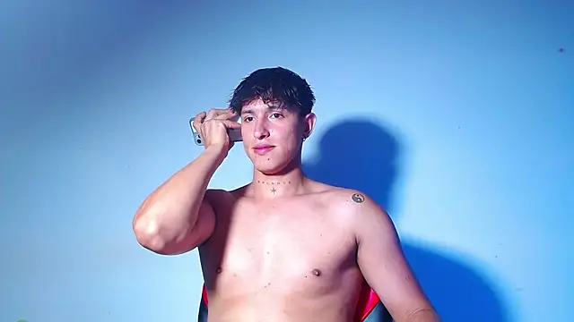 rowanbigboy23 online show from March 29, 12:10 am