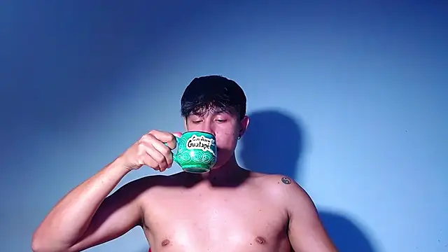 rowanbigboy23 online show from April 18, 2:59 am