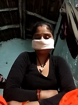 Sheema tyagi online show from November 4, 10:20 pm