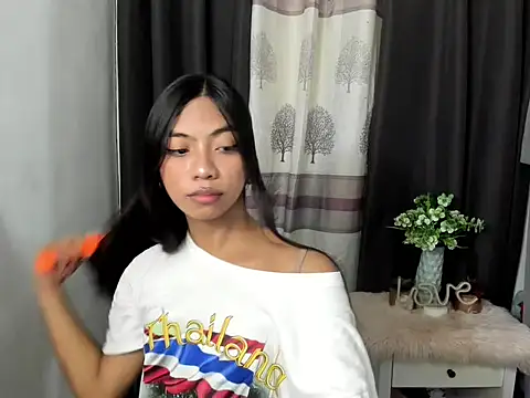 Snapshot of Kayra_Slut122 chatting on October 28, 4:16 am Kayra Slut122 online show from October 28, 4:16 am