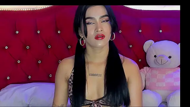 Snapshot of Lizzy_LaBelle chatting on October 30, 12:01 am Lizzy LaBelle online show from October 30, 12:01 am