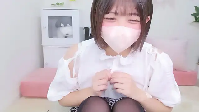 Hinata Sun online show from October 6, 1:41 pm