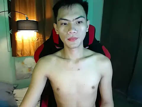 Snapshot of alex_cummer chatting on May 28, 10:23 am alex cummer online show from May 28, 10:23 am