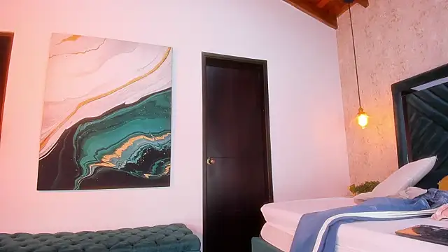 Sofi Moreno online show from April 6, 1:23 pm