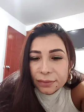 Snapshot of mia_mancinii chatting on June 27, 1:43 am mia mancinii online show from June 27, 1:43 am