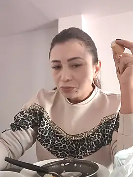 Snapshot of mia_mancinii chatting on July 21, 3:25 pm mia mancinii online show from July 21, 3:25 pm