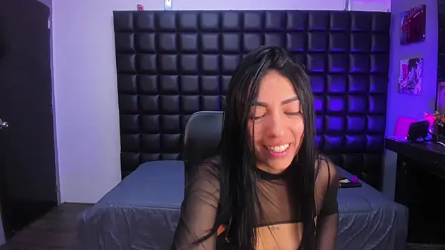 ashlyy sweet  online show from April 7, 3:01 pm