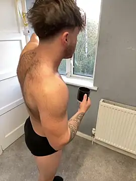 harleybarker online show from October 30, 7:21 am