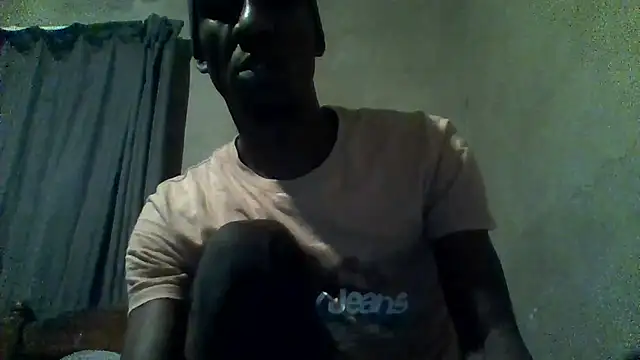 Snapshot of longdickson12345 chatting on May 18, 11:32 pm longdickson12345 online show from May 18, 11:32 pm