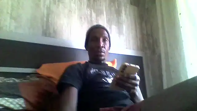 Snapshot of longdickson12345 chatting on June 1, 7:32 am longdickson12345 online show from June 1, 7:32 am