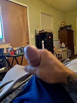 Snapshot of Wolfyking95 chatting on September 16, 2:01 am Wolfyking95 online show from September 16, 2:01 am