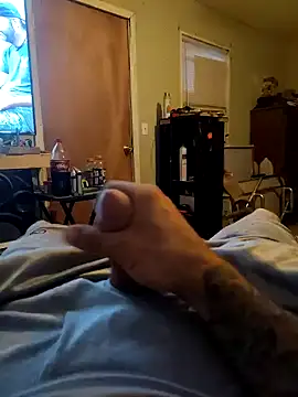 Snapshot of Wolfyking95 chatting on September 19, 12:34 am Wolfyking95 online show from September 19, 12:34 am