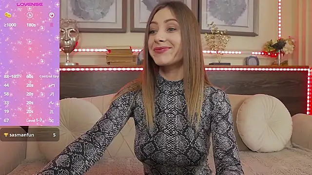 MuseDollX online show from November 18, 7:18 pm