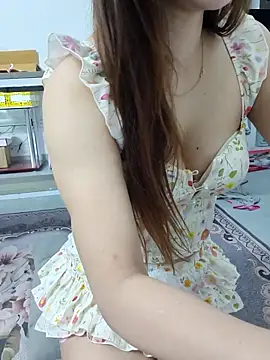 Snapshot of susu_baby chatting on April 28, 1:15 am susu baby online show from April 28, 1:15 am