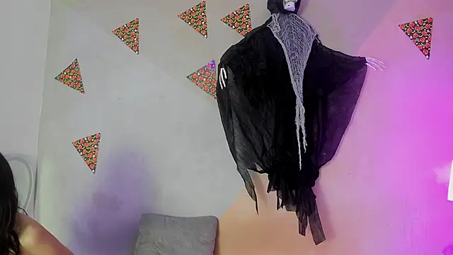 Laura and Kevin online show from November 14, 1:43 pm