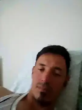 Snapshot of JuanD_vero chatting on May 6, 5:29 pm JuanD vero online show from May 6, 5:29 pm