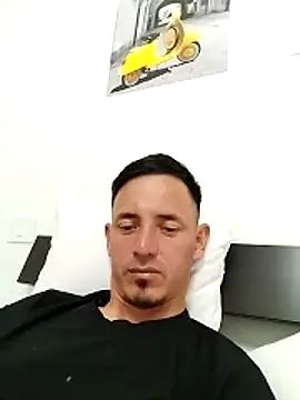 Snapshot of JuanD_vero chatting on May 18, 7:09 pm JuanD vero online show from May 18, 7:09 pm