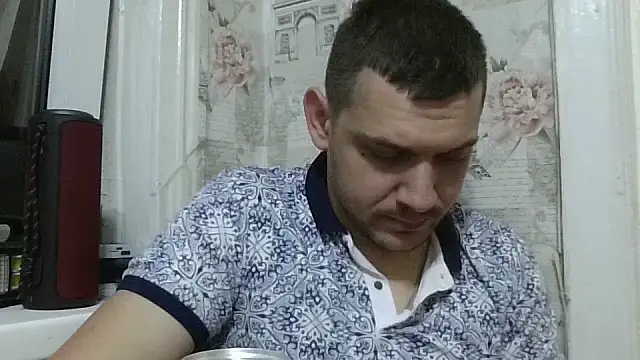 Snapshot of BogdanNegoda chatting on May 4, 6:37 pm BogdanNegoda online show from May 4, 6:37 pm