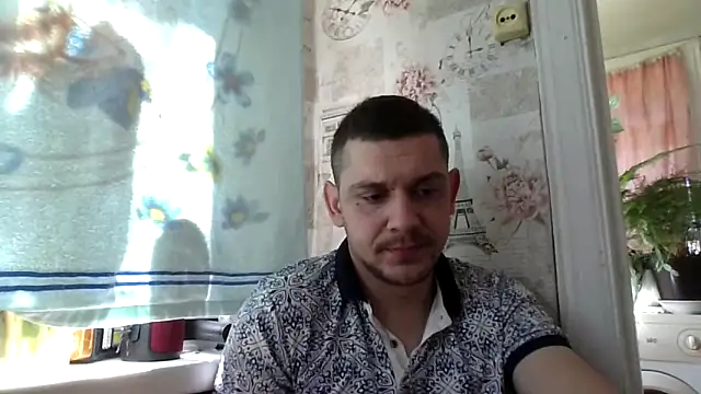 Snapshot of BogdanNegoda chatting on May 5, 8:00 am BogdanNegoda online show from May 5, 8:00 am