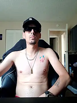 Snapshot of latinosatiro94 chatting on June 5, 11:54 pm latinosatiro94 online show from June 5, 11:54 pm