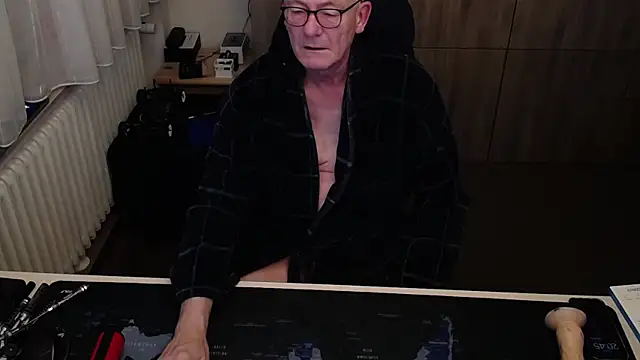 Snapshot of randyandy67 chatting on November 12, 7:46 pm randyandy67 online show from November 12, 7:46 pm