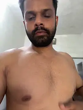 Snapshot of Vineeth3906 chatting on June 15, 7:43 am Vineeth3906 online show from June 15, 7:43 am
