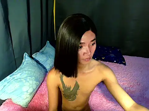 Snapshot of Petite_HugeCock chatting on February 22, 11:20 am Petite HugeCock online show from February 22, 11:20 am