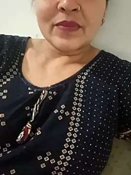 Snapshot of angel_ridhi chatting on February 12, 1:33 am angel ridhi online show from February 12, 1:33 am