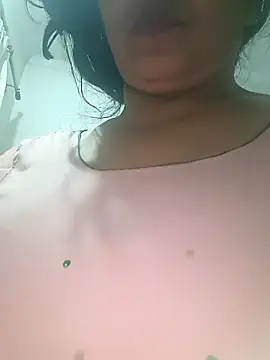 Snapshot of angel_ridhi chatting on February 13, 1:45 am angel ridhi online show from February 13, 1:45 am