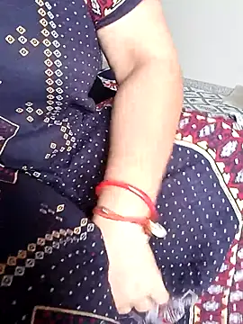 Snapshot of angel_ridhi chatting on July 16, 2:39 am angel ridhi online show from July 16, 2:39 am