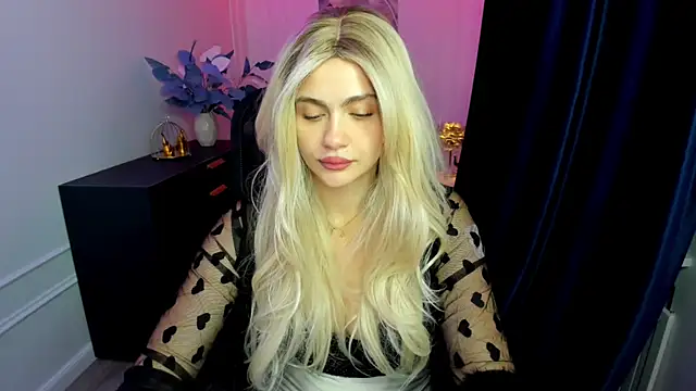 LeslieMineg online show from September 25, 7:39 pm