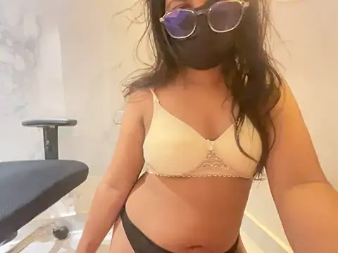 Snapshot of sexydaizy chatting on October 11, 6:01 am sexydaizy online show from October 11, 6:01 am