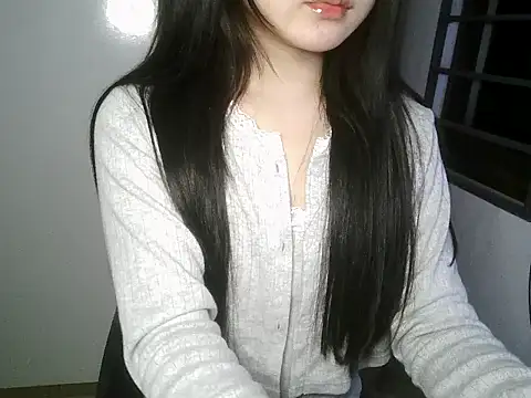 Snapshot of Annabelle-e chatting on December 21, 4:36 pm Annabelle-e online show from December 21, 4:36 pm