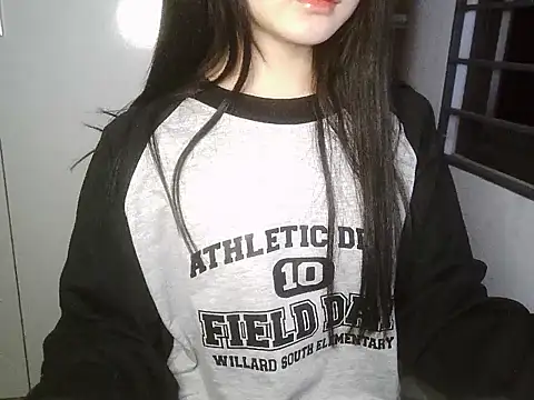 Snapshot of Annabelle-e chatting on January 9, 4:43 pm Annabelle-e online show from January 9, 4:43 pm