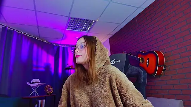 Snapshot of JenniferKiim chatting on December 3, 12:03 pm JenniferKiim online show from December 3, 12:03 pm