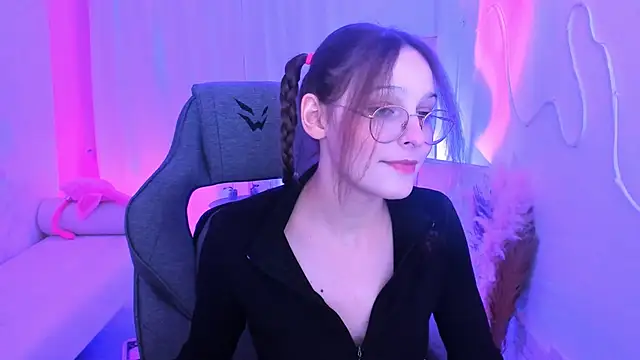 Snapshot of JenniferKiim chatting on February 1, 10:47 am JenniferKiim online show from February 1, 10:47 am