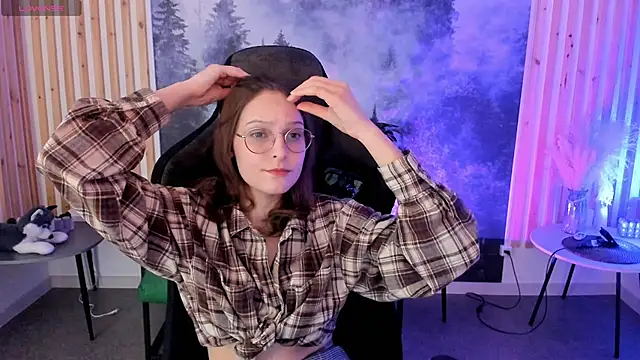 Snapshot of JenniferKiim chatting on February 13, 2:24 pm JenniferKiim online show from February 13, 2:24 pm